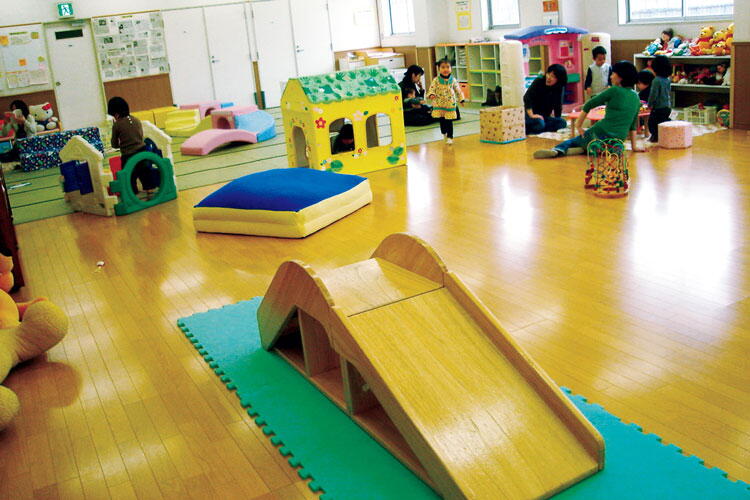 呉市すこやか子育て支援センター くれくれ・ば　店内画像